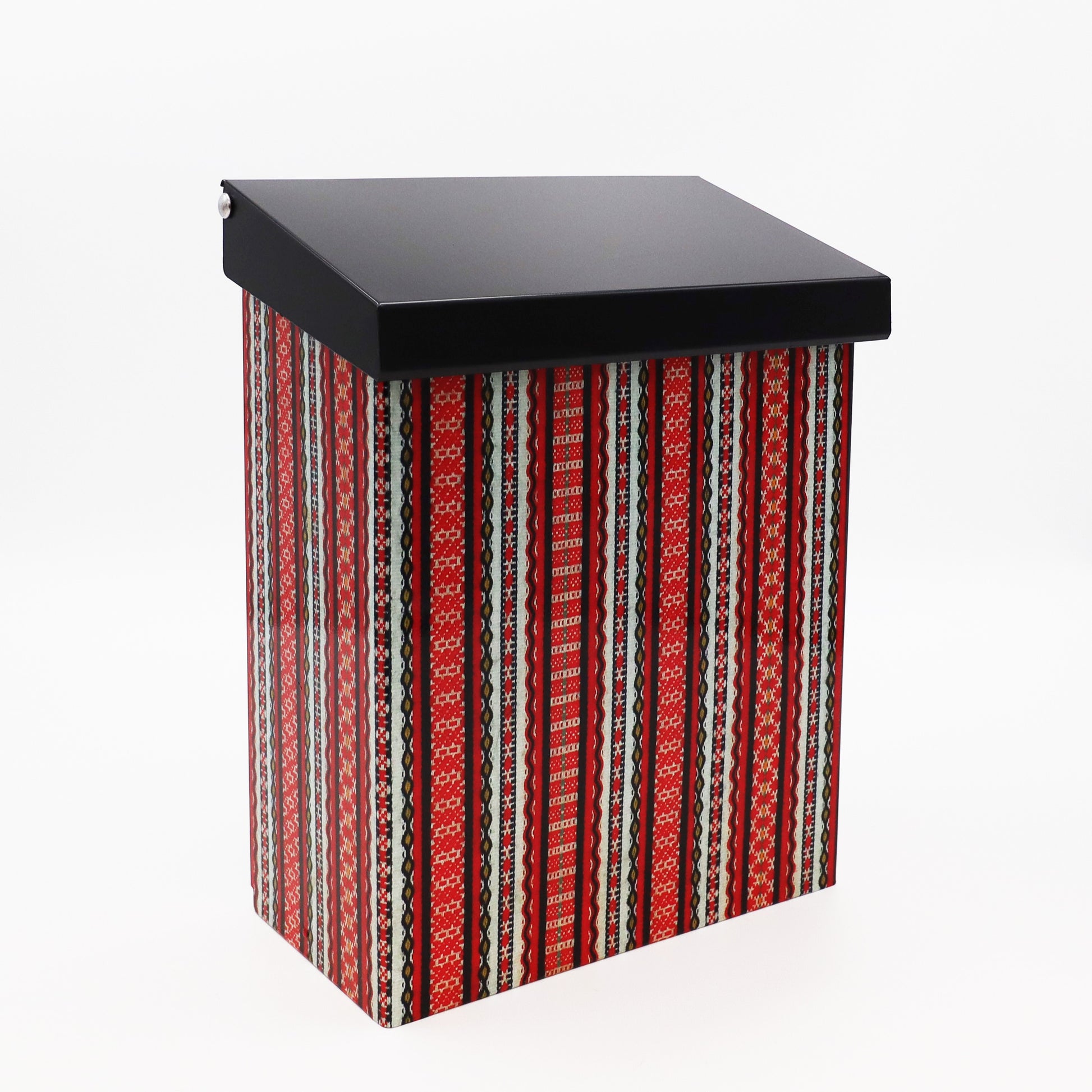 Brevlåda Tina med dalainspirerat mönster, röd.