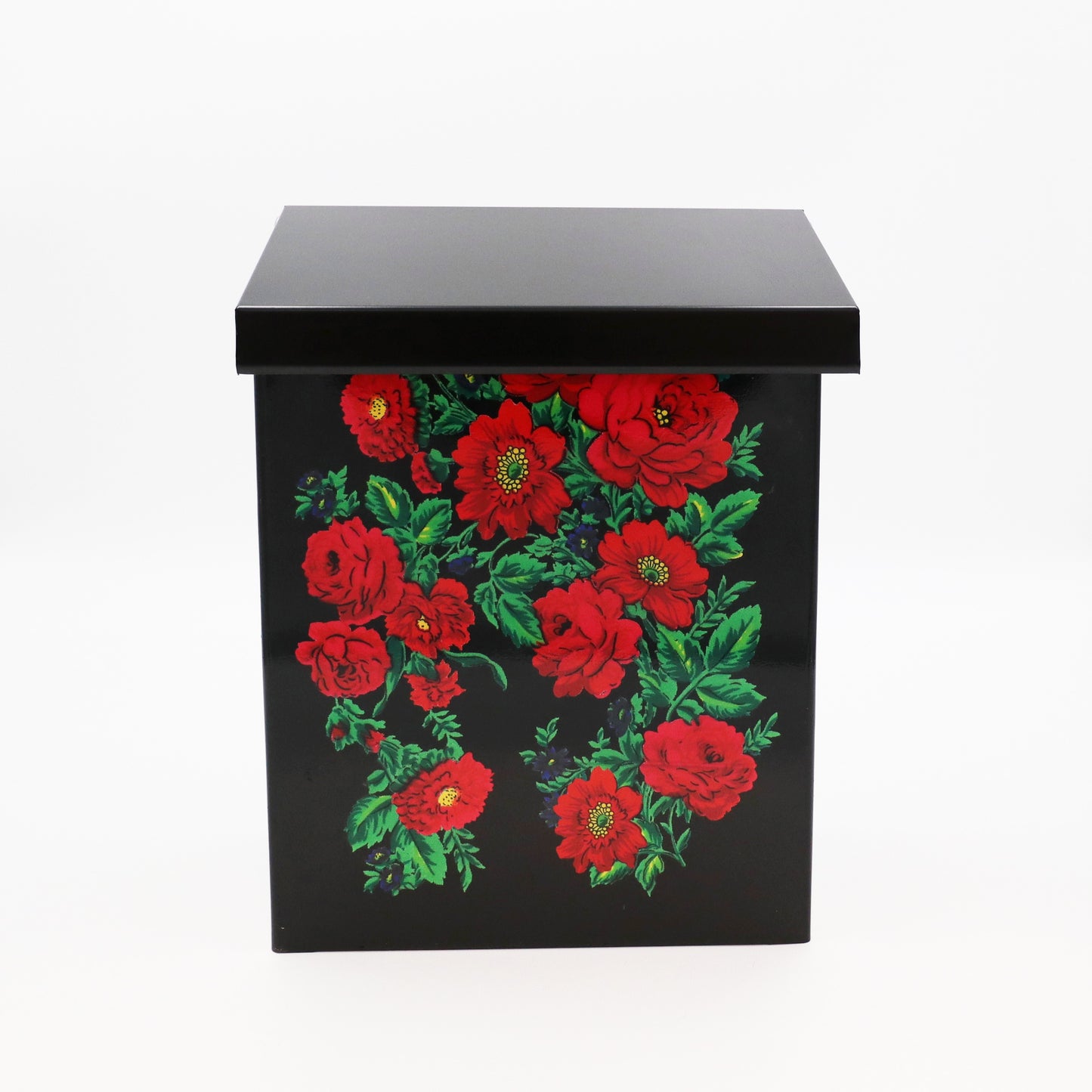 Brevlåda svart med dalainspirerat Ros-mönster.